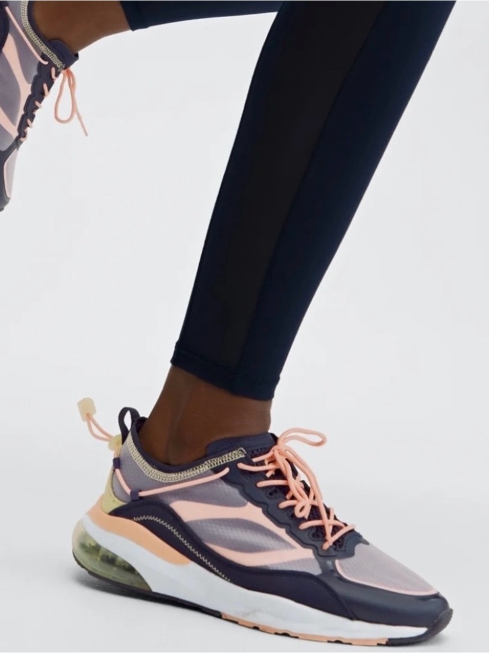 Fabletics Silverlake Air Performance Sneakers I
Women's 7 | Navy/Multi | NIB